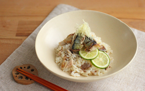 爽口的秋之美味 秋刀魚拌飯