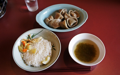 養顏美容! 會上癮的薏仁皮水餃,代代木上原的按田餃子店