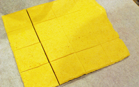 アツアツ揚げたてを召し上がれ！ 「レモン風味のペーパードーナツ」