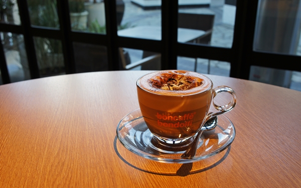 電影中出現過的眾口稱讚的派和限定巧克力飲就在代官山的Bondolfi boncaffe