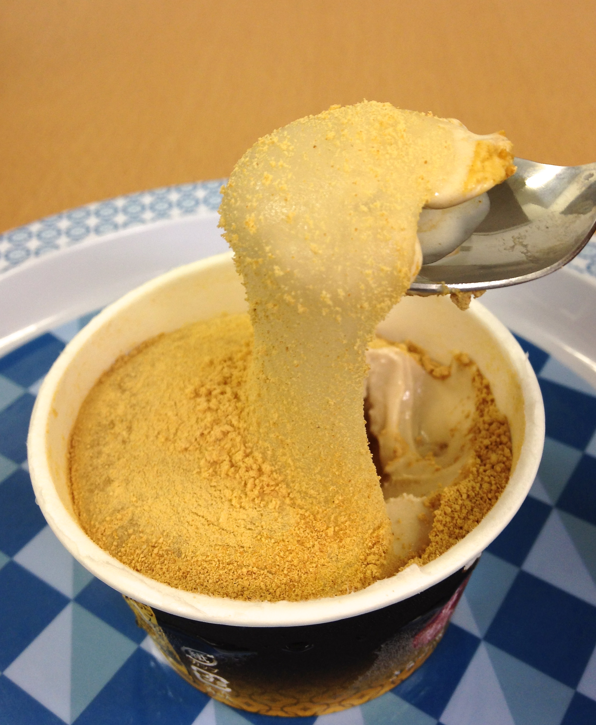 【話題新商品】真的比「信玄餅」還好吃!Häagen-Dazs的「黃豆粉黑蜜口味」實在是好吃到爆!