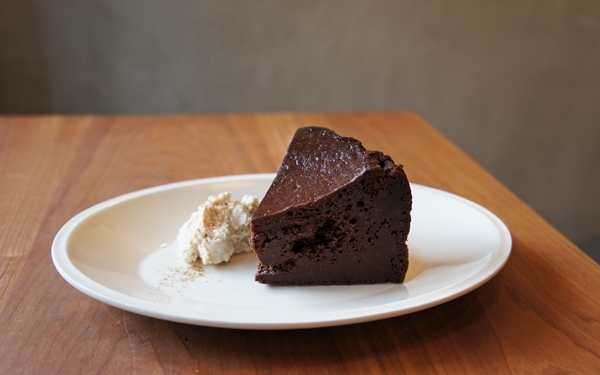 堅持不使用蛋與乳製品，甜點美味、令人心暖的雜貨咖啡廳＠西荻窪 trim