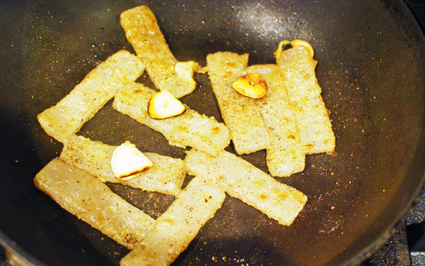 獻給不能堅決和吃飯告別女孩的減肥食譜“健康的魔芋回鍋肉風味小炒”