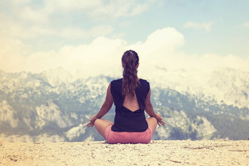 「沒有跟人保持聯繫會感到不安…」的話,不要上社群網路,試試看瑜伽吧!