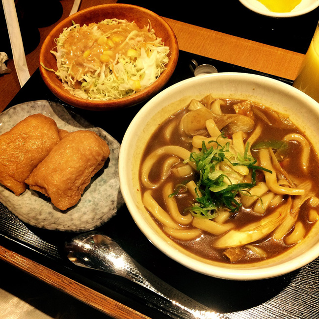 去日本必吃什麼??難解問題的其中一個答案:咖哩烏龍麵/東京、馬喰町