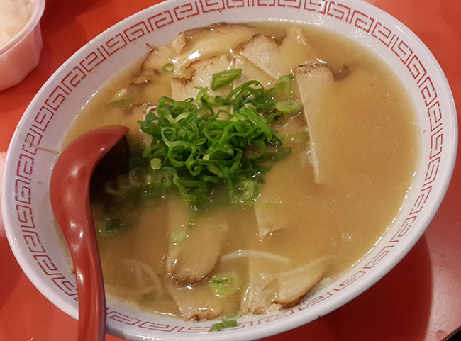 日本必吃美食!俗又大碗的選擇-金龍拉麵