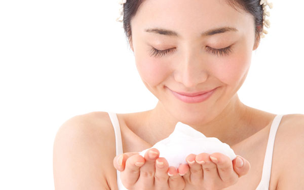 肌膚保養的基礎!問題肌的原因是洗面乳! ?