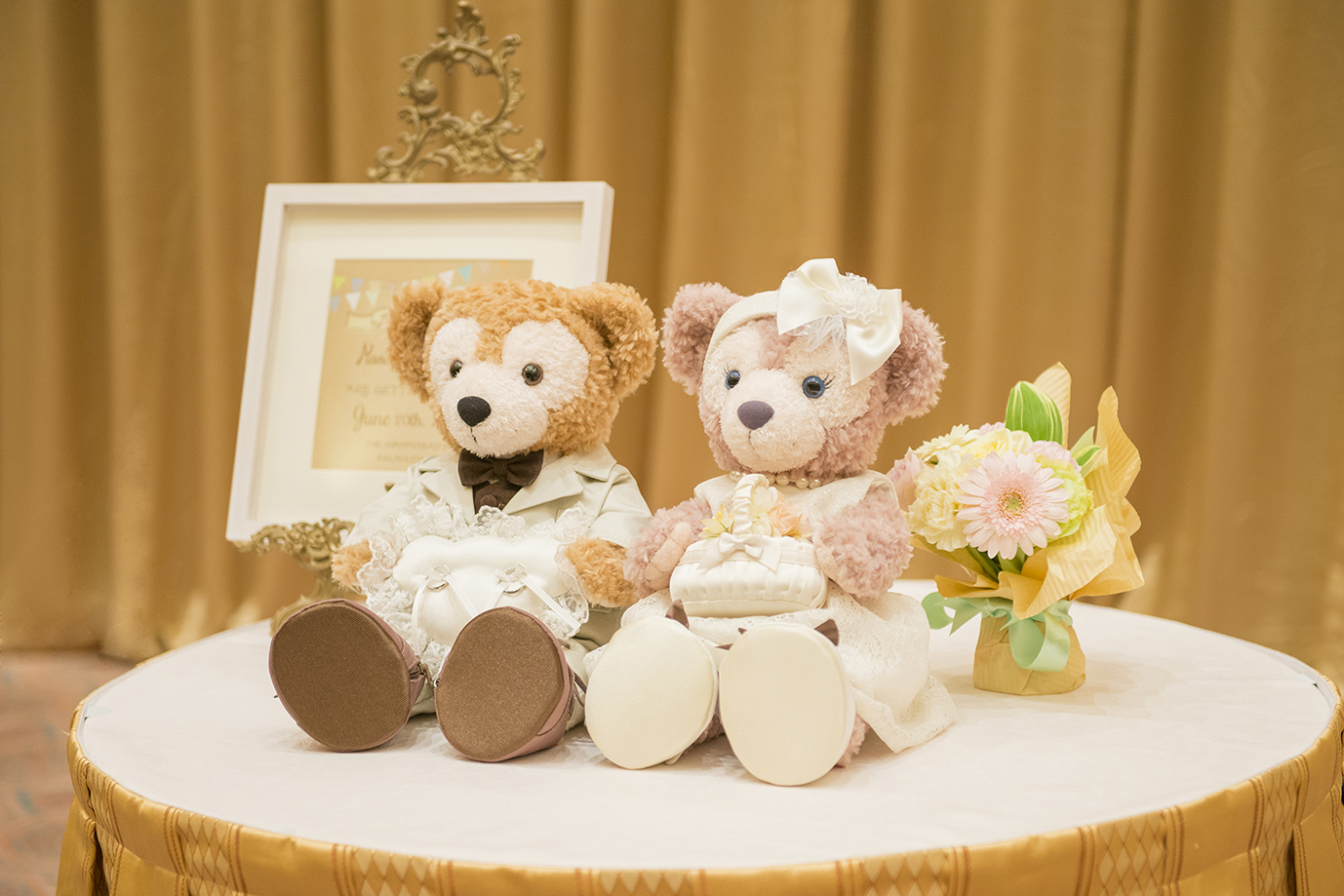 達菲與雪莉玫新造型登場! 很適合當結婚會場佈置!!