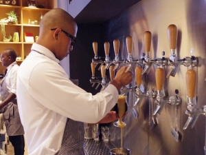 驚きのビール体験が楽しめる「スプリングバレーブルワリー 東京」の味わい方