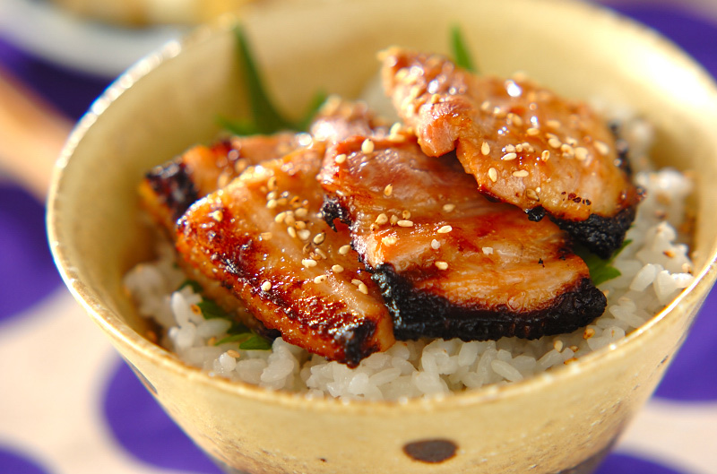 梅子照燒豬肉丼