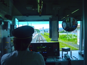 駅で充電して電池で走るスマホみたいな電車に乗ってみた