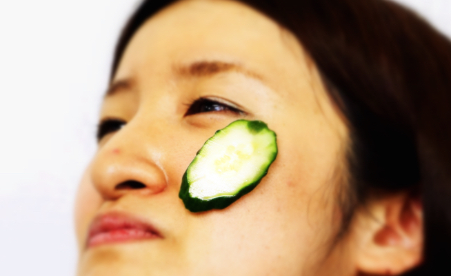 【你知道嗎?】自製的「小黃瓜面膜」超危險!? 別說美白了,搞不好還會造成皺紋唷!