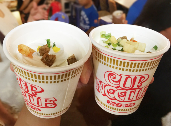 橫濱推薦觀光景點!在日清杯麵紀念館、品嚐杯麵口味冰淇淋吧!