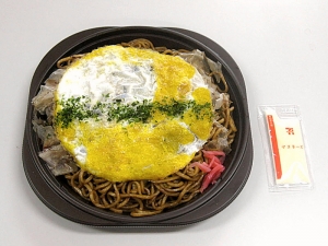 甲子園やきそば(つぶし目玉焼き)