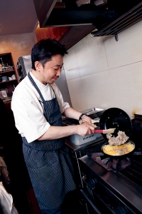 【新感覚】トリュフを2個半使用。香りも味わうオムライス