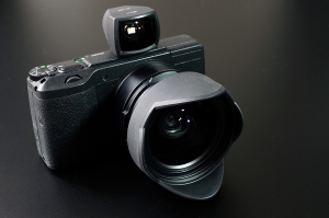 今回の進化は遠隔操作!RICOH『GR II』