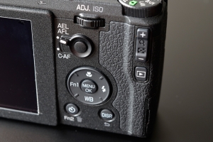 今回の進化は遠隔操作!RICOH『GR II』