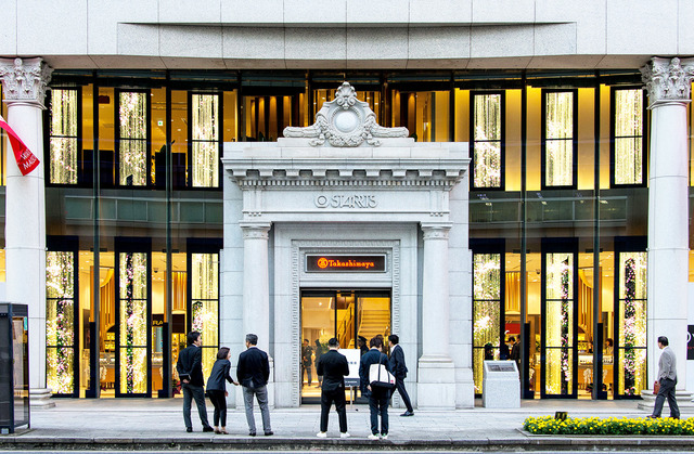 日本TeamLab的巨大數位沙漏。高級鐘錶專賣店「TAKASHIMAYA WATCH MAISON」開幕