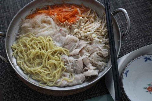 4人份不到1000日圓!「蔬菜豬肉相撲火鍋」料理法