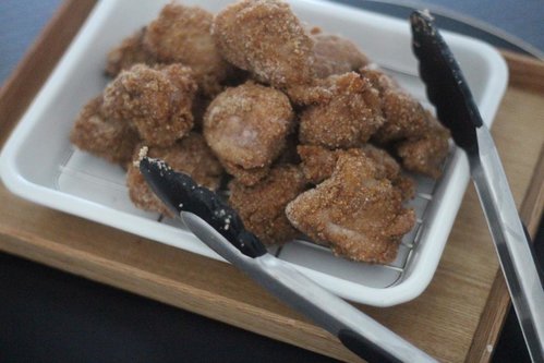非油炸的炸雞!「醬油味鹽麴炸雞」的製作方式