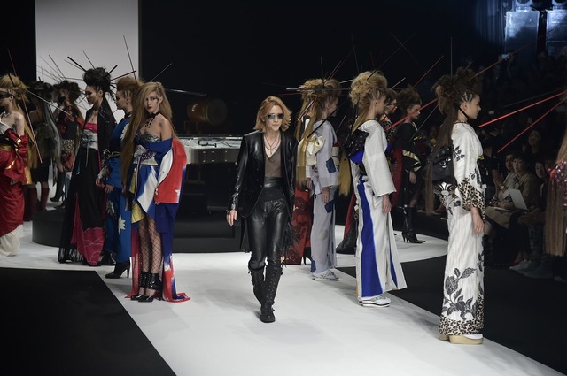 原和服店之子的音樂家-YOSHIKI的和服品牌「YOSHIKIMONO」登上伸展台
