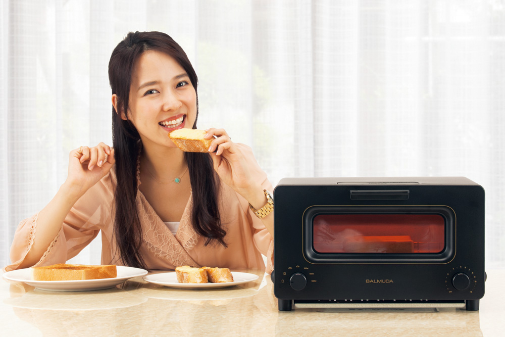 吐司絕不烤焦!日本新烤箱「BALMUDA The Toaster」的「5cc蒸汽美容法」