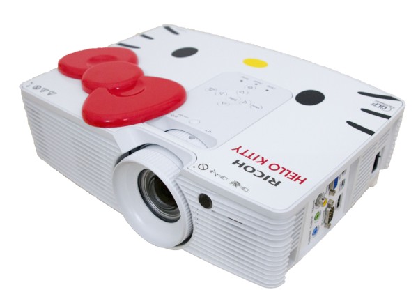 【限量1000台】主機、外盒、遙控器全部都是Kitty!! 全新推出的Hello Kitty家庭觀賞用投影機☆