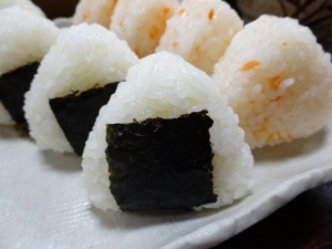 【日本超商必吃美食】日本EXILE天團都靠吃飯糰減肥！人氣最旺的飯糰就是它……