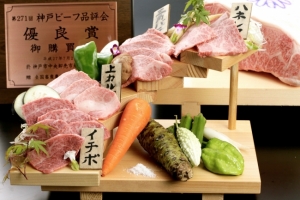 喜歡吃肉的話想不想試試高度28公分的神戶牛塔鍋