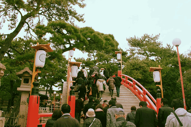 撿到麻糬好運一整年?大阪「住吉大社」新年祭典「踏歌神事」