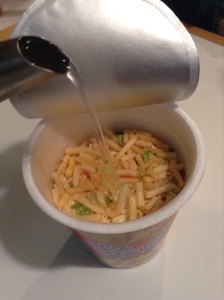 「サッポロ一番ポテマニア」の味は再現できるのか?
