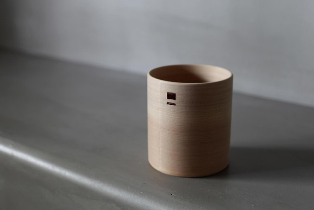 NAKANIWA 曲げわっぱ白木タンブラー漆硝子文鎮(The 800 hands Japanese Beauty)