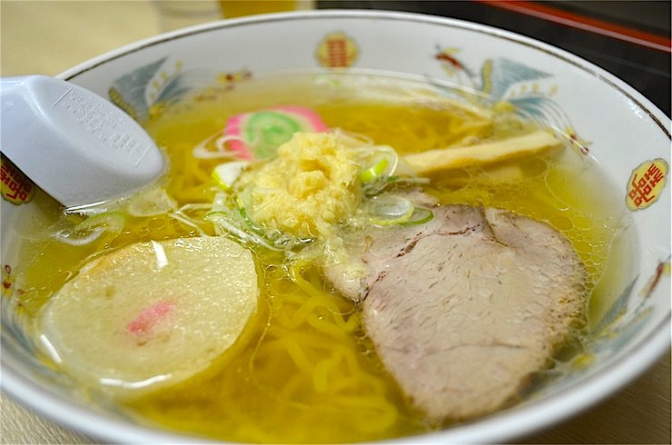【日本麵食遊記】女演員北川景子也絕讚的拉麵!品嚐讓全身暖呼呼的薑汁拉麵。札幌市中央區「拉麵・信月」