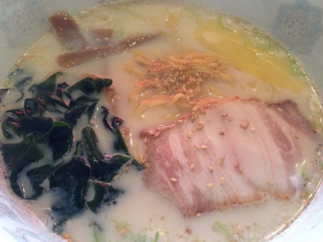 在《灌籃高手》的七里濱車站,發現當地的獨特美食「牛奶拉麵」