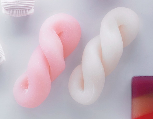 京菓匠 鶴屋吉信「織女餅」