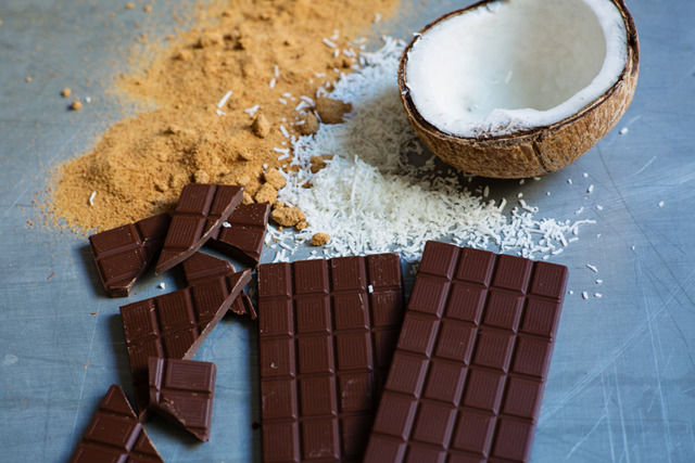 ELLE cafe發售了春季限定的冷壓果汁與椰奶巧克力