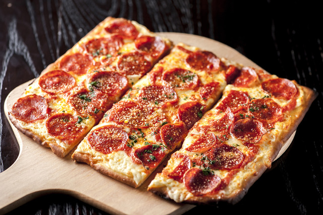 WOLFGANG PUCK PIZZA BAR