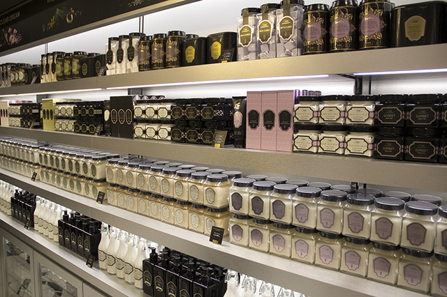 3月25日オープンした新宿新南口に開業する商業施設・ニュウマン（NEWoMan）