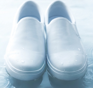 晴れの日も活躍防水仕様のスリッポン