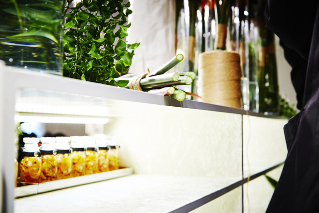 FENDI於巨大快閃店「FENDI 銀座店」內開設限時花店「FENDI FLOWER SHOP by AZUMAMAKOTO」