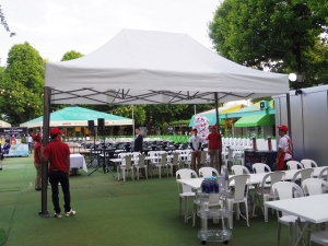 已成為夏日風情之一的明治神宮外苑「森之啤酒花園」,今年可以邊欣賞富士山邊享用BBQ與啤酒!