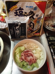 「サッポロ一番みそラーメンが焼肉になりました」のおいしさの決め手は“おこげ”にあり!
