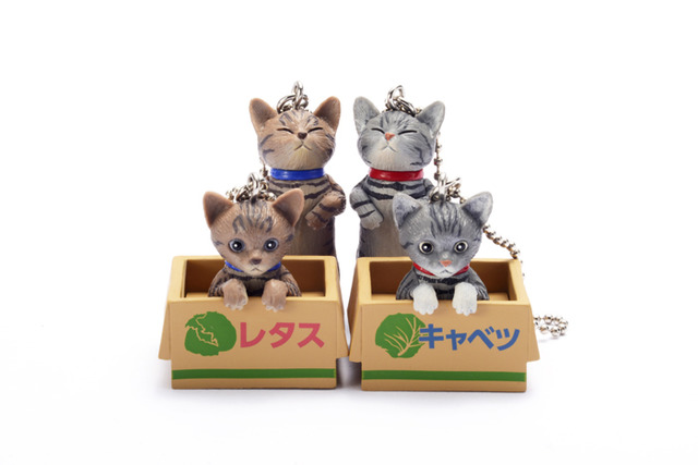 猫の“レタス”と“キャベツ”をモチーフにした限定チャリティーグッズ(各税込300円)