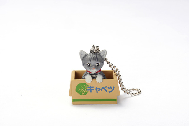 猫の“レタス”と“キャベツ”をモチーフにした限定チャリティーグッズ(各税込300円)