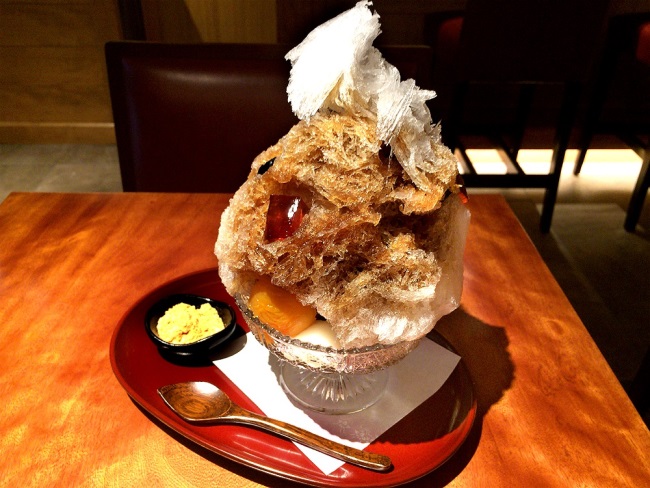 夏季日本必吃!加了滿滿的日本獨有食材,宛如奢華饗宴的焙茶刨冰!