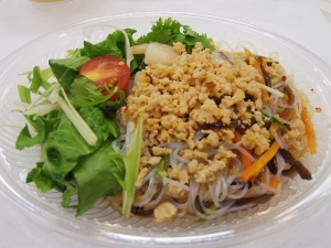 タイ風春雨サラダ(ピリ辛仕立て)