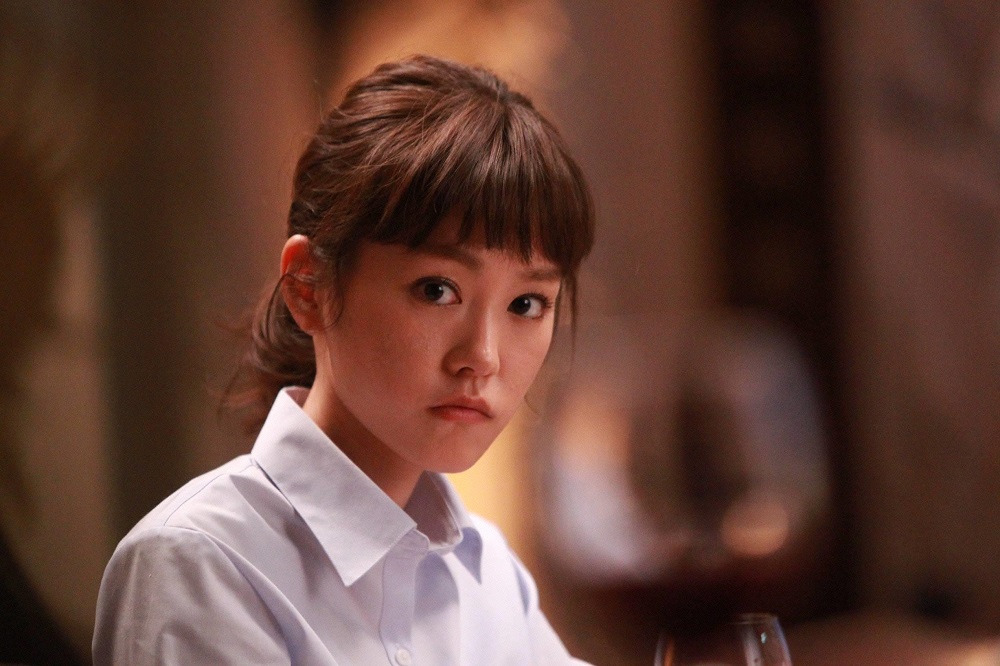 向「有喜歡的人」女主角看齊!黑髮&手帕就能打造日系俐落中長髮髮型!