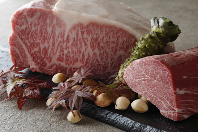 鐵板燒 濠的「特選 神戶牛全餐」(沙朗150g/3萬日圓,菲力150g/3萬2,000日圓)