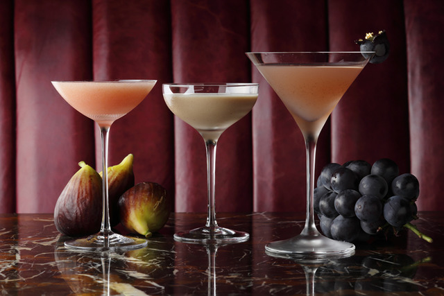 Royal Bar的調酒(左起「無花果之柯夢波丹」、「栗之亞歷山大」、「巨峰與伯爵茶之馬丁尼」(各2,300日圓)