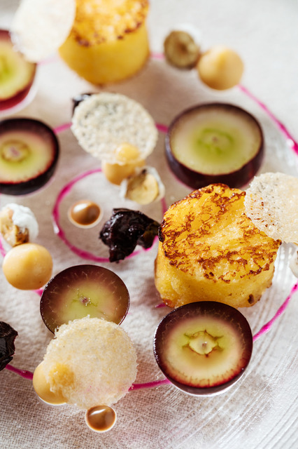 「遠足(ブリオッシュと巨峰のパン・オ・レザン)」